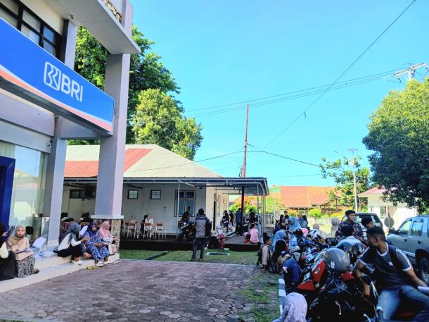Peserta Cekkes Keluhkan Area Parkir dan Ruang Tunggu Klinik Pratama UNP