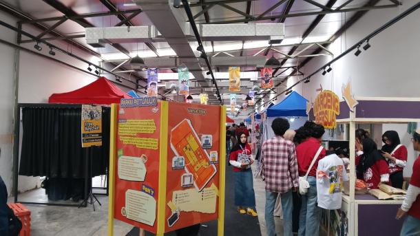Mahasiswa DKV ISI Padang Panjang Pamerkan Kreativitas Lewat Riuh Bersua