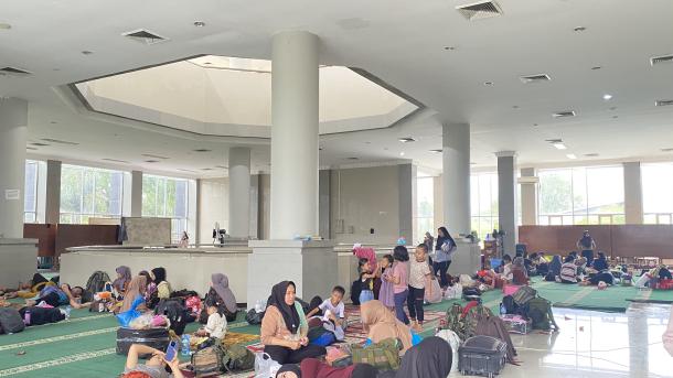 Sebanyak 200 Warga Mengungsi di Masjid Al-Azhar UNP Akibat Banjir