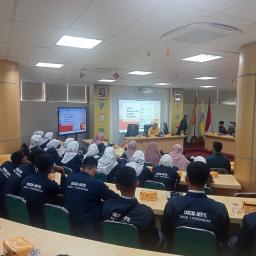 UNP Kenalkan Dunia Organisasi kepada Siswa SMAN 1 Pariangan
